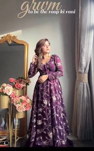 Robe de soirée de luxe violette avec ensemble lehenga – Robe ethnique pour femme richement brodée, idéale pour les fêtes - Product Image 3