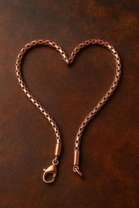 Collier en cuivre décoratif fabriqué avec des matériaux de qualité supérieure pour les amateurs de mode moderne et vintage - Product Image 5