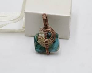 Colgante de Ametrina con Corte Baguette Envuelto en Alambre de Cobre |   Joyería Hecha a Mano con Piedra Preciosa de Ametrino Natural |   Colgante de Cristal Curativo de Talla Única - Product Image 1