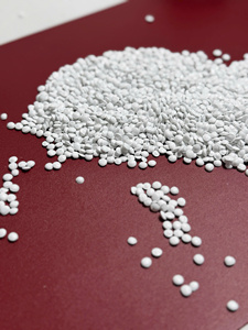 Masterbatch de remplissage à haute teneur en CaCO3, haute dispersion pour le moulage par injection de PP, PE, PS, ABS, sacs de courses, excellente dispersion - Product Image 3