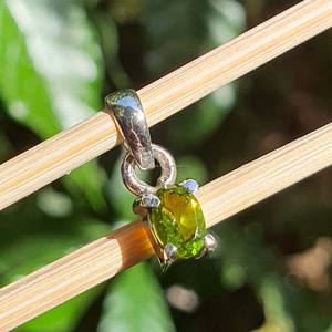 Colgante de peridoto de plata de ley 925 al por mayor, joyería fina minimalista, suministros con abalorios pequeños chapados en oro - Product Image 4