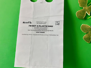 Sacs de courses biodégradables et compostables en PE avec découpe W, impression flexo, autres options de thermoscellage, commande personnalisée acceptée, marque UKHI, Haryana - Product Image 3