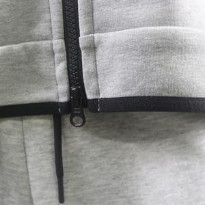 เสื้อฮู้ดคอเต่าและกางเกงขายาวปลายขาจั๊มพ์ พิมพ์โลโก้ปักลายตามสั่ง ชุดกีฬาแทรคสูทแบบยูนิเซ็กซ์ - Product Image 5