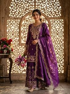 Emerald Green Chiffon Salwar Kameez With Embroidered Dupatta Traditional Women's <b>Wedding</b> Wear India Pakistan - Product Image 2