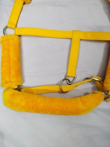 Harnais pour cheval de qualité supérieure, neuf, synthétique, couleur jaune, réglable, avec fourrure, disponible au prix de gros - Product Image 1