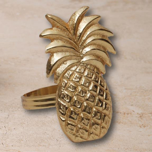 Anillo para Servilletas con Diseño de Piña Dorada, Superficie Texturizada con Intrincado Patrón de Rejilla y Corona Decorativa que Realza la Decoración de la Mesa - Product Image 3