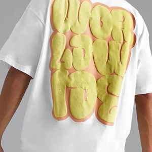T-shirts de haute qualité avec impression en relief, MOQ faible, coton, sur mesure, vêtements de rue, t-shirts pour hommes avec impression en relief pour adultes - Product Image 1