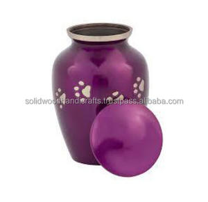 Urnes funéraires en laiton faites à la main pour animaux de compagnie Urnes funéraires de souvenir pour les cendres de chat et de chien avec un matériau de haute qualité - Product Image 3