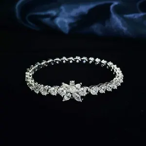 Pulsera de tenis infantil de moissanita de 8.00 ct con corte de corazón, chapada en plata de ley, con diamantes Tishya, regalo clásico de compromiso - Product Image 3