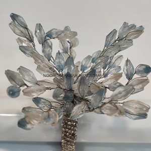 Anneaux de serviette de luxe haut de gamme, écologiques, design européen, avec perles et détails floraux en verre décoratif pour les fêtes - Product Image 5