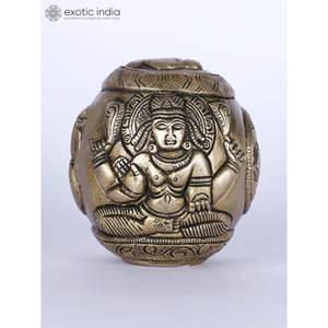 Pièce maîtresse d'orbe rituelle circulaire de 3 pouces faite à la main pour la décoration intérieure, le temple et les cadeaux fabriqués en Inde - Product Image 3