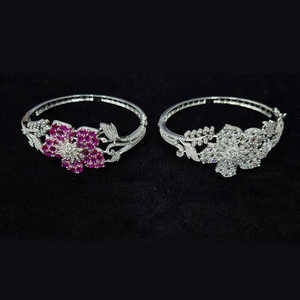 Bracelets de perles de diamant américain radiant plaqué argent pour mariages et fêtes - Product Image 1