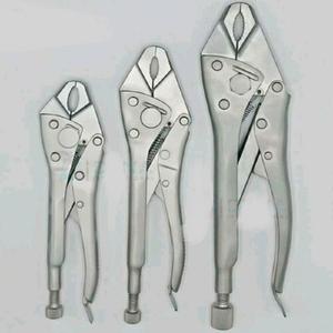 Pinces à pression pour instruments chirurgicaux – Instruments de chirurgie neuro-orthopédique – Outils de qualité supérieure et approuvés - Product Image 1