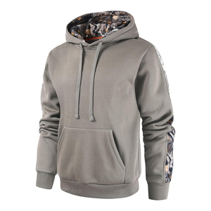 Sweat-shirt à capuche en polaire orange pour homme avec manches et poche camouflage, coupe classique, style décontracté, style automne - Product Image 4