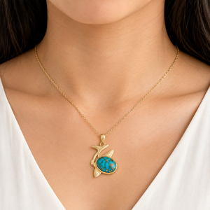 Pendentif Queue de Baleine en Turquoise Naturelle, Orné de Dorure, Bijou Artisanal Inspiré de l'Océan, Pierre Précieuse de Créateur, Cadeau Unique pour Femme - Product Image 6