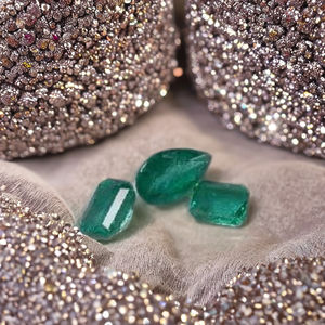 Joyería suelta de piedras preciosas de Esmeralda natural de tamaño libre al por mayor para uso de collar anillo pendiente - Product Image 1