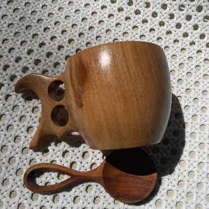 Tazas de té de madera artesanales vietnamitas talladas a mano, tazas de madera para beber, artículos de mesa de madera para recuerdo, utensilios de cocina. - Product Image 1