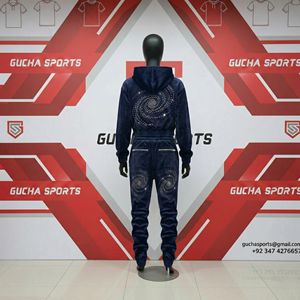 Ensemble de survêtement de luxe personnalisé en velours 2026 pour femme – Sweat à capuche zippé et pantalon de jogging en velours doux avec strass - Product Image 4