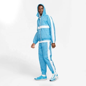 Chaqueta Deportiva con Capucha Azul Claro, Cierre Frontal, Resistente al Viento y al Agua, de Poliéster y Nailon para Hombre - Product Image 2