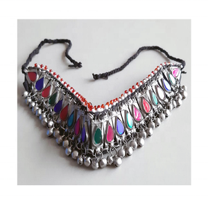 Colliers et ras de cou Tribal Kuchi, en différentes tailles et couleurs - Product Image 1