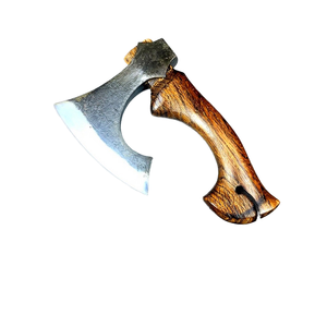 ขวานเหล็กกล้าคาร์บอนสูงคุณภาพสูงสำหรับอุตสาหกรรม ด้ามไม้โอ๊คแกะสลัก ปลอกหนัง PU ป้องกันอย่างดี ผลิตด้วยมือ สำหรับใช้งานกลางแจ้ง - Product Image 1