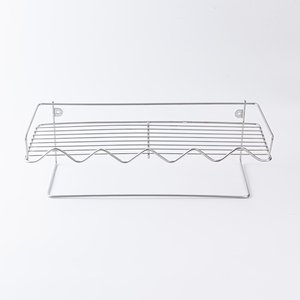 Le support de douche mural en acier inoxydable aide à gagner de la place et à organiser le rangement. - Product Image 1