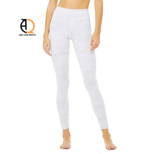 Legging de sport sans couture pour femme avec logo personnalisé, effet froncé, pour la gym, le yoga et le fitness, avec effet push-up - Product Image 3
