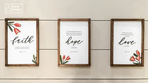 Juego de 3 Cuadros Decorativos de Madera con Tulipanes "Fe - Esperanza - Amor": Letras en Relieve 3D Exquisitas sobre Marcos de Madera Natural - Product Image 5