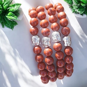 Pulsera de jaspe rojo al mejor precio al por mayor, figurita de cristal tallada con grabado Feng Shui para decoración del hogar y regalos de amor - Product Image 1