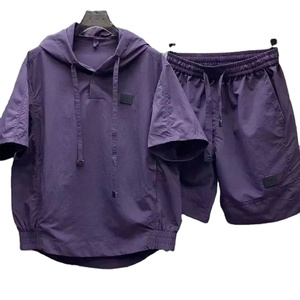 Camisetas y pantalones cortos de nailon para hombre, trajes holgados elásticos elegantes para exteriores, nuevas tendencias a juego, conjuntos de prendas de vestir exteriores lisas - Product Image 4