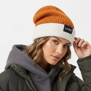 Gorro Unisex de Punto Acanalado en Color Naranja y Blanco, para Invierno, Uso Casual, con Logo Personalizado - Product Image 3