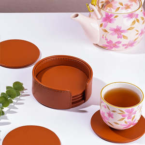 Ensemble de dessous-de-verre ronds en cuir PU avec support, faits à la main, imperméables, pour boissons, tasses à thé et café, couleur bleu marine - Product Image 5