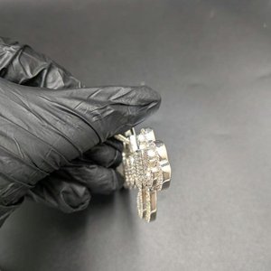 Colgante Personalizado con Nombre – Moissanita Redonda de Corte Brillante VVS en Plata de Ley 925 para Mujer - Product Image 2