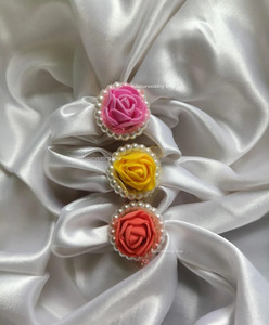 Anillo de Metal con Perlas y Flor de Espuma en Forma de Rosa, Elegante, Moderno y Clásico, Recién Llegado - Product Image 4