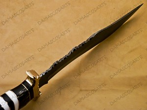 Outil de coupe utilitaire extérieur en acier Damas fait main OEM avec manche composite noir et blanc et étui en cuir véritable - Product Image 4