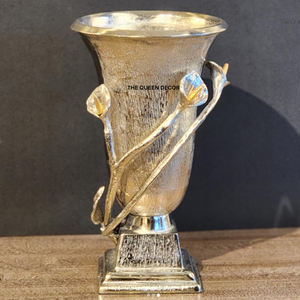 Vase à fleurs design au look attrayant, best-seller, verre transparent de haute qualité et métal plaqué or haut de gamme - Product Image 4