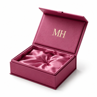 Boîte cadeau rigide magnétique rose magenta personnalisée, emballage de luxe avec insert en satin pour bijoux, cosmétiques, cadeaux