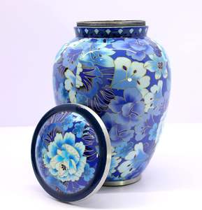 Urna Funeraria Moderna de Metal Azul con Diseño Floral de Alta Calidad para Cenizas Humanas, Recuerdo Conmemorativo, Decorativa para Uso Funerario - Product Image 1