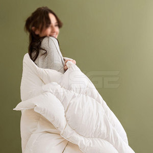 Couette de luxe simple Tog 100% polyester microfibre pour hôtel et usage domestique, taille/couleur personnalisable, écologique et lavable - Product Image 6