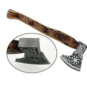 Hache Viking en acier haute teneur en carbone, fabriquée à la main, hache tactique de chasse, style Viking - Product Image 1