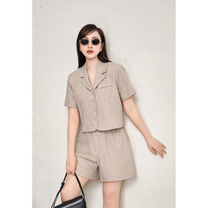 Conjunto de 2 Piezas para Mujer, Color Beige, Poliéster, Blazer de Manga Corta con Cuello de Solapa, Top Corto, Shorts por Encima de la Rodilla, Estilo Casual ZELDA - Product Image 3
