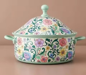 Casserole moderne en émail noir, motif floral abstrait vibrant, pour servir et maintenir les aliments au chaud, idéale pour la décoration de table d'hôtel - Product Image 6