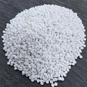 Mejor Precio, Superventas: Carbonato de Calcio en Gránulos (Masterbatch) en Formato Blanco Natural, Materia Prima para Bidones - Product Image 1