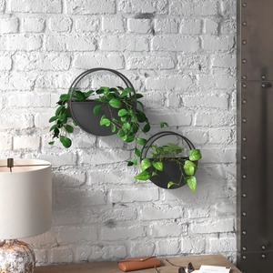 Pot de fleurs mural minimaliste en métal, design circulaire, revêtement poudré noir, pour plantes d'intérieur - Product Image 3