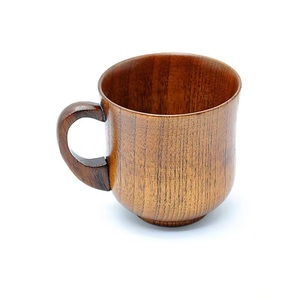 Taza de madera natural ecológica hecha a mano para café, taza de cerveza de madera reutilizable y sostenible con asa para el hogar y la oficina - Product Image 1