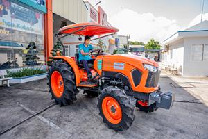 Pour Kubota L5018 50HP 4WD tracteur meilleur vendeur 2025 conception sophistiquée facile à utiliser longue durée de vie faible consommation de carburant moteur de base - Product Image 2