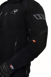 เสื้อแจ็คเก็ตผู้ชายสีดำ Armageddo-R สำหรับขี่มอเตอร์ไซค์ ทำจากผ้า Cordura 3 ชั้น สำหรับการเดินทาง/ขับขี่แบบออฟโรด 4 ฤดู สำหรับการผจญภัย/Enduro พร้อมมาตรฐานความปลอดภัย CE - Product Image 3