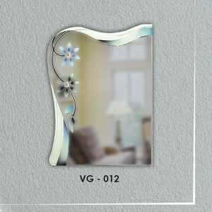 Ce miroir design élégant à rainures en V est un miroir mural sans cadre avec des bords élégamment courbés, un élément distinctif dans n'importe quelle pièce. - Product Image 1