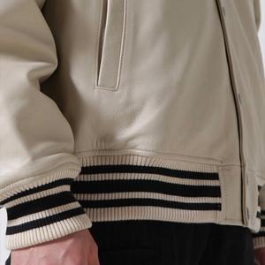 Veste varsity streetwear de haute qualité avec broderie, en polaire et cuir, style bomber, pour homme, idéale pour l'hiver et le baseball. - Product Image 2