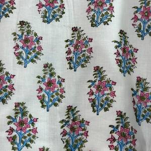 Robe Tunique Mini Formelle en Coton Écologique Imprimée à la Main Motif Floral, Col en V, Manches 3/4, Ourlet à Volants en Dentelle, Lavable Naturellement - Product Image 3